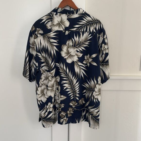 Tiki Classics Men’s Size L 100% Silk Hawaiian Button Up Shirt Navy Floral Casual - Picture 2 of 12